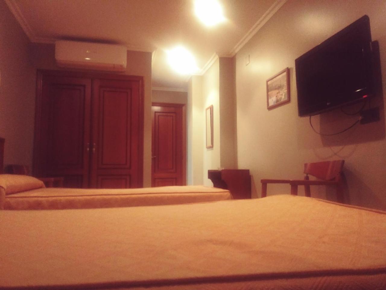Hotel Orly 힌소 데 리미아 외부 사진